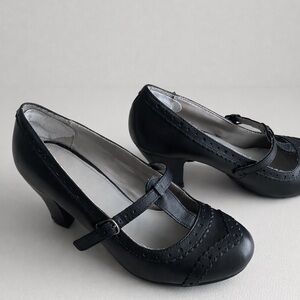 HUSH PUPPIES - Black Leather Mary Jane Heels | Comfortable & Timeless